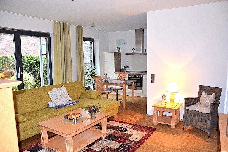 Exklusive Erdgeschosswohnung mit Einbauküche und Südwest-Terrasse im Zentrum von Bad Zwischenahn- nahe Zwischenahner Meer