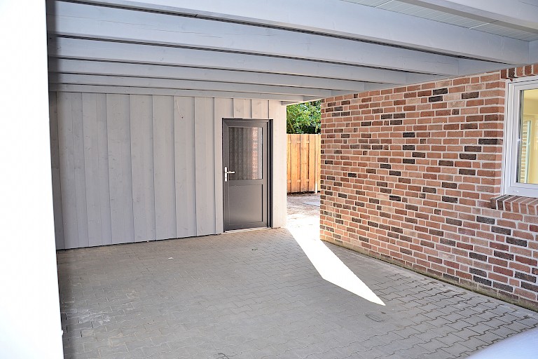 große Carport-Anlage