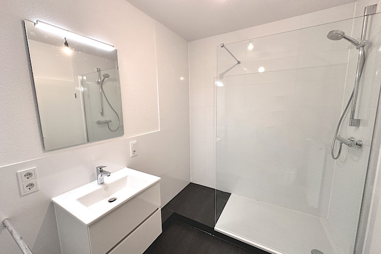 neu gestaltetes Duschbad