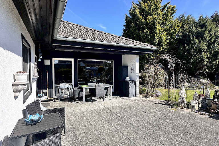 sonnige Terrasse