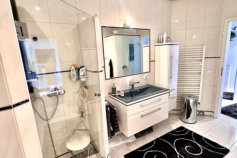 edles Duschbad/ WC